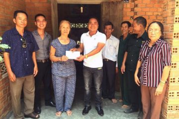 Thăm và tặng quà cho hội viên nghèo ở Bình Thuận