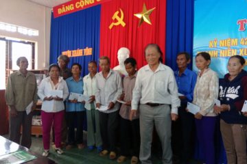 Khánh Hòa trích Quỹ “heo đất” tặng quà cho cựu TNXP