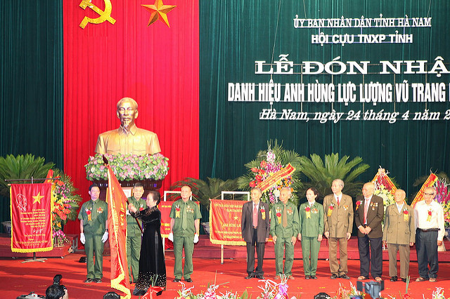 Lễ đón nhận danh hiệu Anh hùng ở Hà Nam