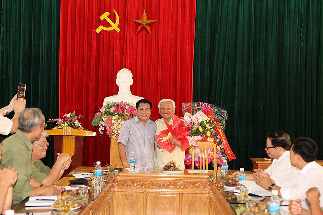Đoàn công tác của Hội Cựu TNXP Việt Nam ở Nông Cống