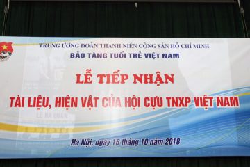 Hội Cựu TNXP Việt Nam trao tặng tài liệu, hiện vật cho Bảo tàng Tuổi trẻ Việt Nam