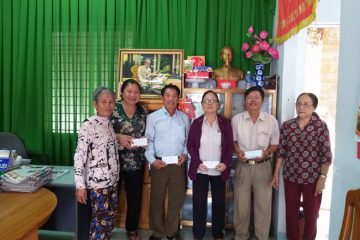 Trao tiền xây 4 nhà “Vì nghĩa tình đồng đội” ở Bình Thuận