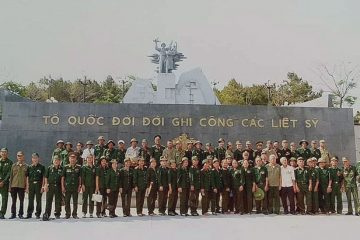 Ban Liên lạc Truyền thống Trường Sơn huyện Quảng Ninh, tỉnh Quảng Bình thăm chiến trường xưa