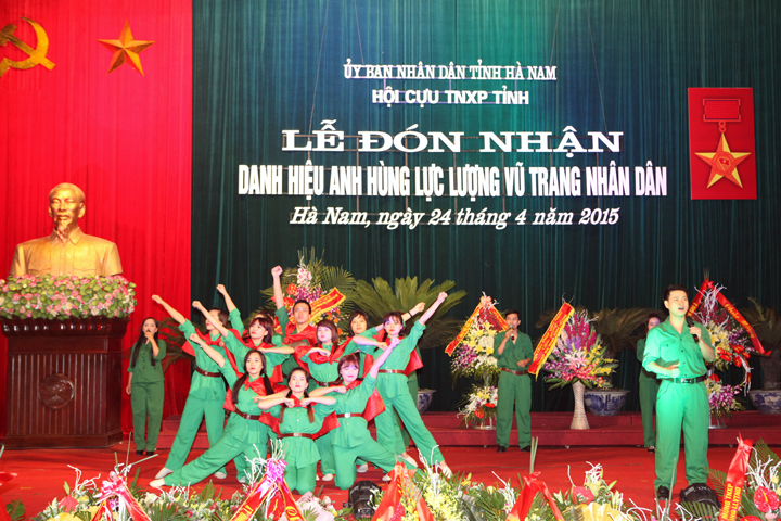 Lực lượng Thanh niên xung phong Hà Nam đón nhận danh hiệu Anh hùng Lực lượng vũ trang nhân dân