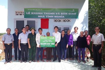 VCB Đắk Lắk trao tặng nhà tình nghĩa cho cựu thanh niên xung phong có hoàn cảnh khó khăn