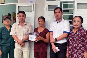 Công ty Sonadezi Đồng Nai tặng 2 nhà “Nghĩa tình đồng đội” cho cựu thanh niên xung phong nghèo ở Bình Thuận