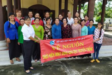 Hội phụ nữ và Hội Cựu thanh niên xung phong Tân Phước họp mặt kỷ niệm ngày 20/10