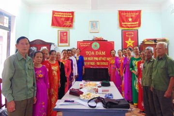 Ban Công tác nữ Cựu TNXP Hà Trung tọa đàm ngày Phụ nữ Việt Nam
