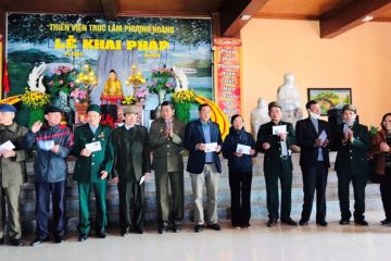 Tổ Phật tử Thiện Tâm Thụy Khuê tặng quà cựu TNXP cô đơn, có hoàn cảnh khó khăn của tỉnh Bắc Giang