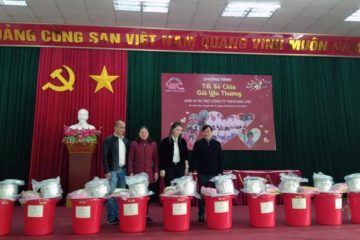 Công ty TNHH Kim Lâm tặng quà cho Cựu TNXP huyện Ba Vì