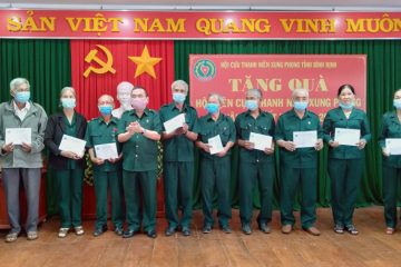 Hội Cựu TNXP tỉnh Bình Định tặng 365 suất quà Tết  cho hội viên