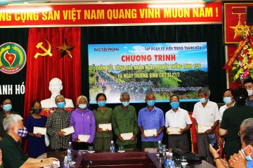 Thanh Hóa đón nhận quà tri ân của Tập đoàn Xây dựng miền Trung & Báo Tiền phong