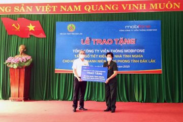 Hội Cựu TNXP tỉnh Đắk Lắk tổ chức trao tặng sổ tiết kiệm, nhà tình nghĩa cho hội viên