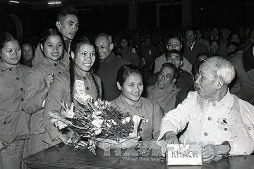 Học tập và làm theo tấm gương tư tưởng, đạo đức và phong cách Hồ Chí Minh, thực hiện thành công khát vọng phát triển đất nước hùng cường của Bác