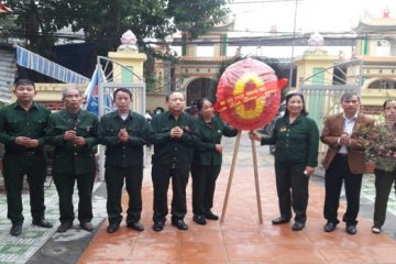 Tỉnh hội Thanh Hóa dâng hương các địa chỉ đỏ TNXP và tặng quà cho hội viên  trong thành phố Thanh Hóa