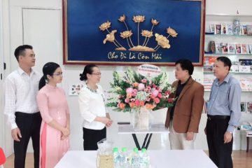  Thường trực Tỉnh hội Quảng Trị thăm, chúc mừng các doanh nghiệp nhân ngày Doanh nhân Việt Nam