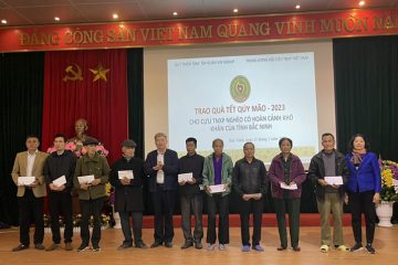Hội Cựu TNXP tỉnh Bắc Ninh trao quà cho 40 hội viên khó khăn
