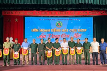 Liên hoan tiếng hát cựu thanh niên xung phong Bắc Giang
