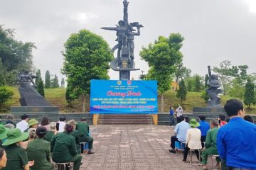 Thái Nguyên dâng hương kỷ niệm 74 năm ngày Truyền thống Lực lượng thanh niên xung phong
