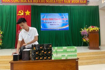 Trao quà tri ân cựu thanh niên xung phong Bình Định