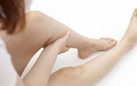 GIÃN TĨNH MẠCH CHÂN: KINH NGHIỆM VÀ Y HỌC CỔ TRUYỀN HỖ TRỢ ĐIỀU TRỊ