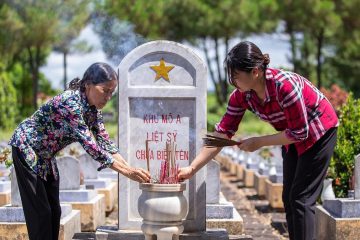 NGƯỜI VỢ LIỆT SỸ