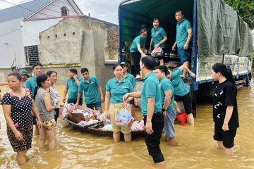 TÌNH NGƯỜI TRONG LŨ