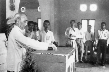 Bác Hồ với dân chủ và bài học đạo đức cách mạng: Kim chỉ nam cho kỷ nguyên mới