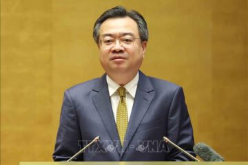 Chuyên đề “Kết luận về Kế hoạch phát triển kinh tế – xã hội, tài chính quốc gia và vay, trả nợ công, đầu tư công trung hạn 5 năm 2026 – 2030 gắn với thực hiện mục tiêu phấn đấu tăng trưởng “2 con số”