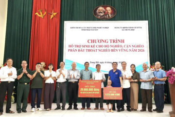 Thái Nguyên: Trao sinh kế giúp hộ nghèo xã Trung Hội vươn lên thoát nghèo bền vững