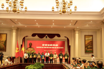Tổng Bí thư, Chủ tịch nước Tô Lâm gặp mặt đại biểu cựu thanh niên xung phong dự Đại hội đại biểu toàn quốc lần thứ V