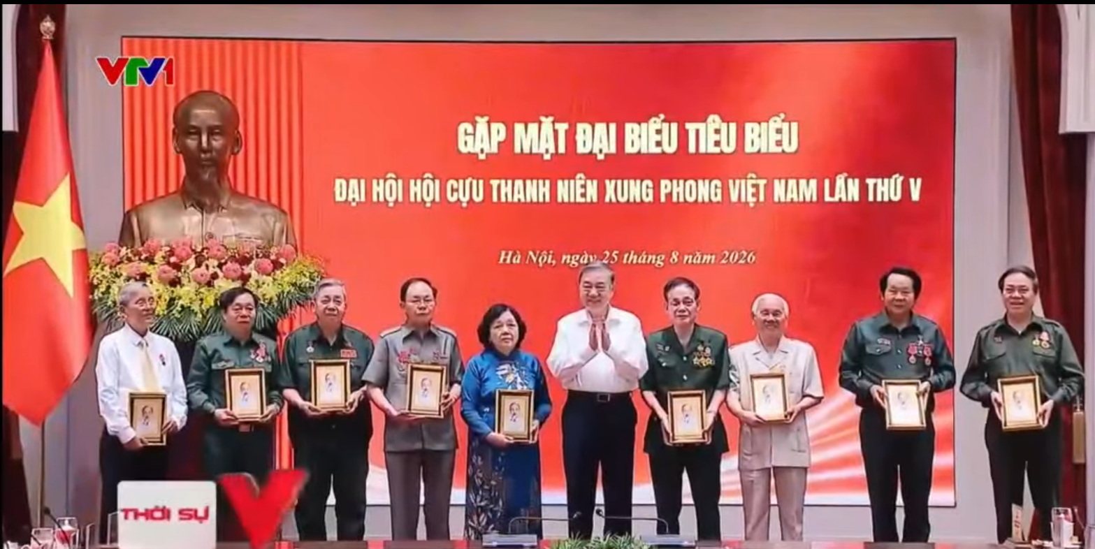 Tổng Bí thư, Chủ tịch nước Tô Lâm gặp mặt các đại biểu dự Đại hội đại biểu toàn quốc Hội Cựu TNXP Việt Nam