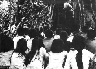 LỚP HỌC DƯỚI HẦM