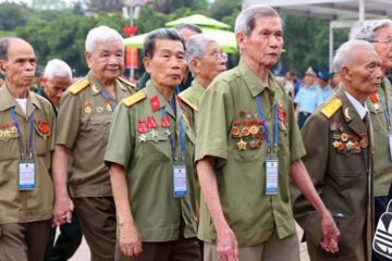 BẤT NGỜ