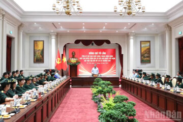 Tổng Bí thư, Chủ tịch nước Tô Lâm gặp mặt Đại đội nữ lái xe Trường Sơn
